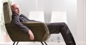 homme-dormir-travail-remise-en-forme